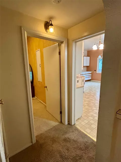 Entry Way - 320 5th Ave E, Kalispell, MT 59901 photo 3 of 5