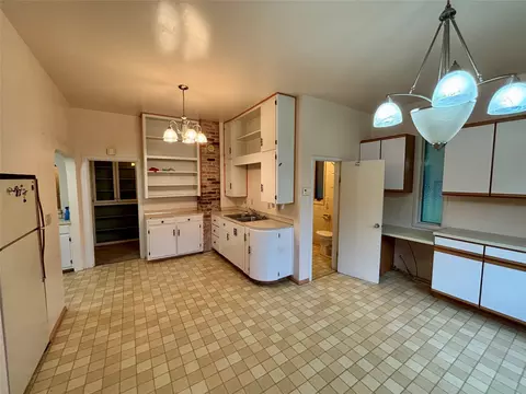 Kitchen - 320 5th Ave E, Kalispell, MT 59901 photo 8 of 8