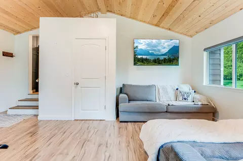 Bedroom - 1209 8th St E, Polson, MT 59860 photo 8 of 14