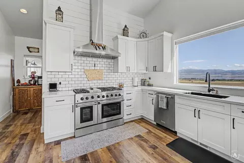 Kitchen - 8 Wall St, Townsend, MT 59644 photo 4 of 4