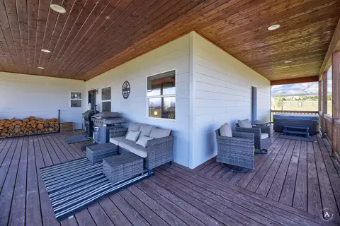 Exterior - 8 Wall St, Townsend, MT 59644 photo 6 of 19