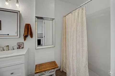 Bath - 8 Wall St, Townsend, MT 59644 photo 4 of 5