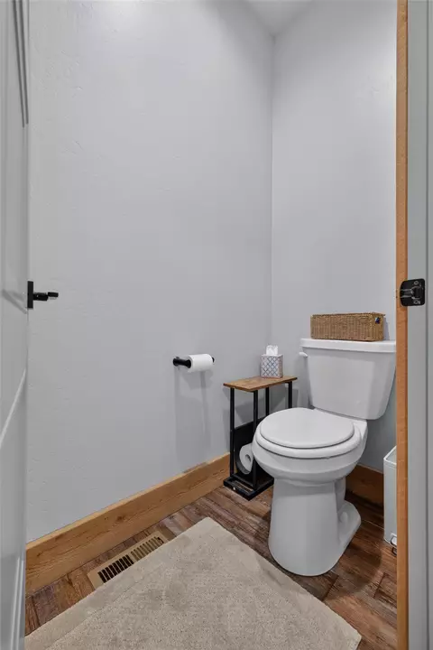 Bath - 5487 Thimbleberry Loop, Helena, MT 59602 photo 2 of 5