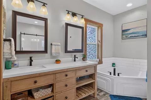 Bath - 5487 Thimbleberry Loop, Helena, MT 59602 photo 1 of 5