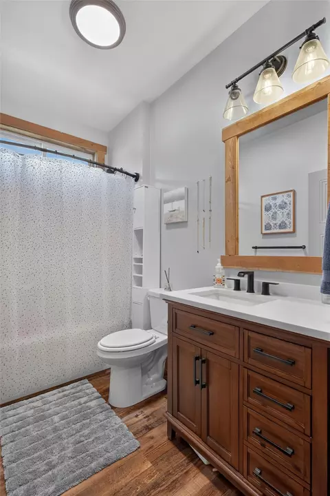 Bath - 5487 Thimbleberry Loop, Helena, MT 59602 photo 3 of 5