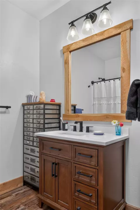 Bath - 5487 Thimbleberry Loop, Helena, MT 59602 photo 5 of 5