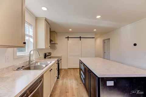 Kitchen - 419 Lump Gulch Rd, Clancy, MT 59634 photo 4 of 4