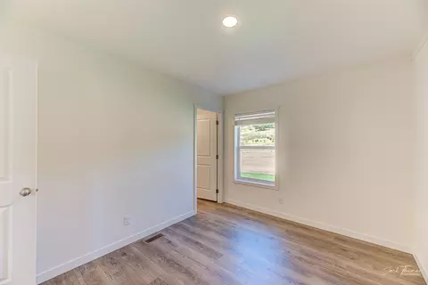 Bedroom - 419 Lump Gulch Rd, Clancy, MT 59634 photo 5 of 9