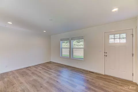 Living - 419 Lump Gulch Rd, Clancy, MT 59634 photo 2 of 4