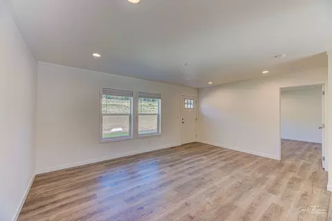 Living - 419 Lump Gulch Rd, Clancy, MT 59634 photo 3 of 4