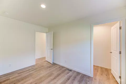 Bedroom - 419 Lump Gulch Rd, Clancy, MT 59634 photo 6 of 9