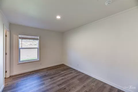 Bedroom - 419 Lump Gulch Rd, Clancy, MT 59634 photo 4 of 9