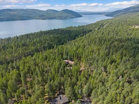 2405 E Lakeshore Dr, Whitefish, MT 59937