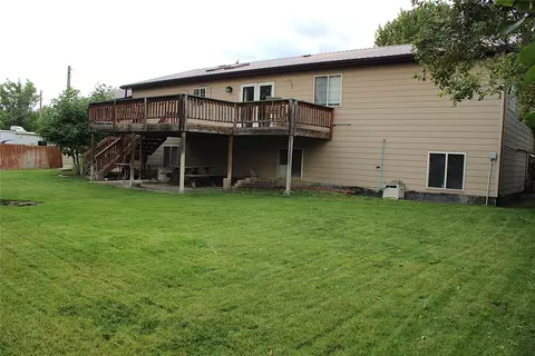 548 7th Ave S, Shelby, MT 59474