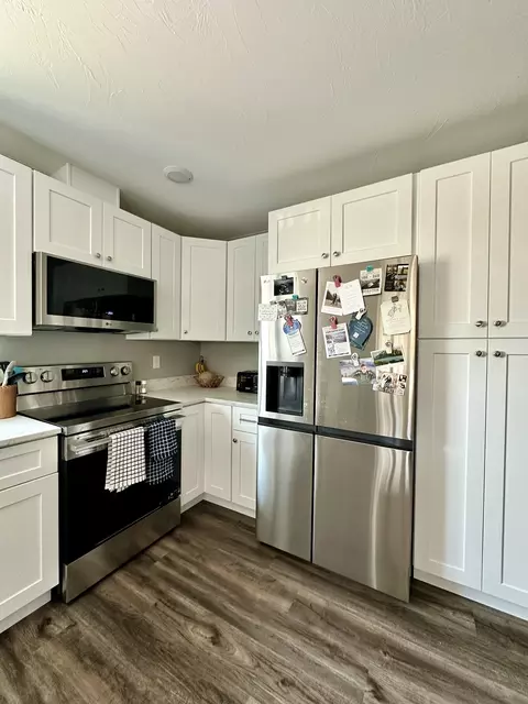 Kitchen - 8410 Applegate Dr, Helena, MT 59602 photo 2 of 9