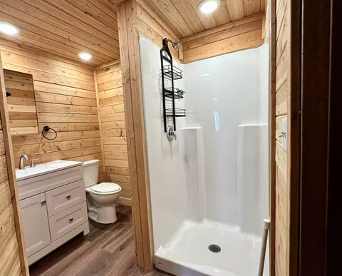 Bath - 8410 Applegate Dr, Helena, MT 59602 photo 4 of 7