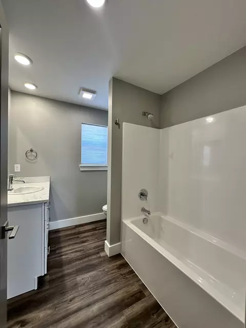 Bath - 8410 Applegate Dr, Helena, MT 59602 photo 7 of 7