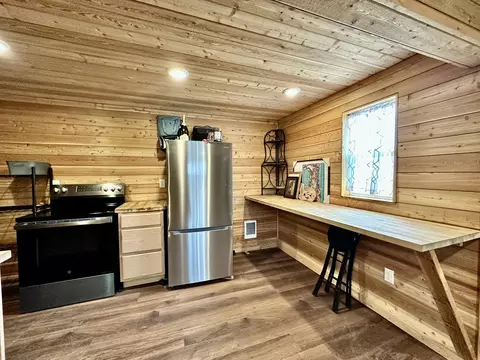 Kitchen - 8410 Applegate Dr, Helena, MT 59602 photo 3 of 9
