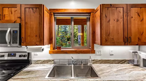 Kitchen - 582 Ferndale Dr, Bigfork, MT 59911 photo 3 of 3