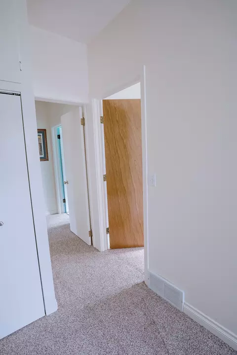 Entry Way - 12 1st Ave S, Cascade, MT 59421 photo 2 of 5