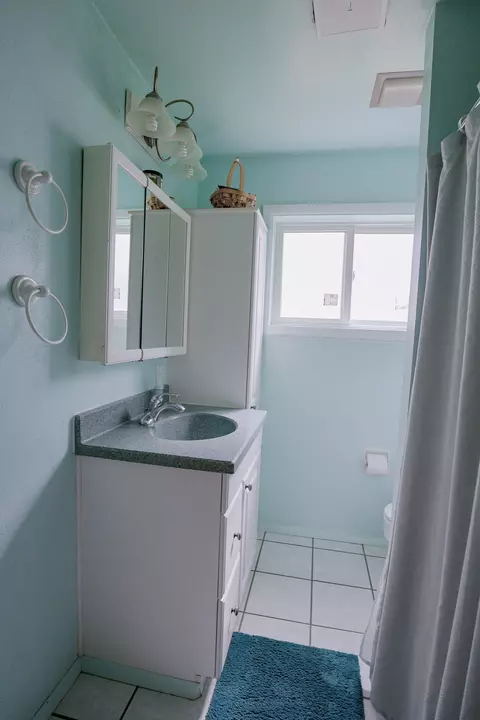 Bath - 12 1st Ave S, Cascade, MT 59421 photo 1 of 4