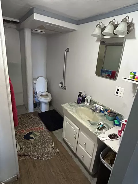 Bath - 701 13th Ave E, Polson, MT 59860 photo 2 of 2