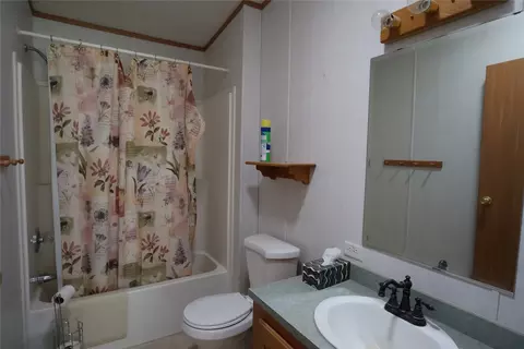 Bath - 29 River Dr, Cascade, MT 59421 photo 2 of 6