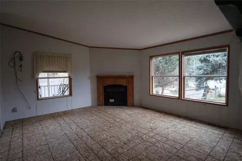 Living - 29 River Dr, Cascade, MT 59421 photo 2 of 6