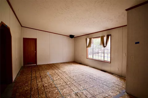 Living - 29 River Dr, Cascade, MT 59421 photo 4 of 6