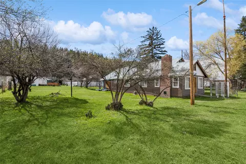 Exterior - 106 W Avenue Ave S, Eureka, MT 59917 photo 2 of 3
