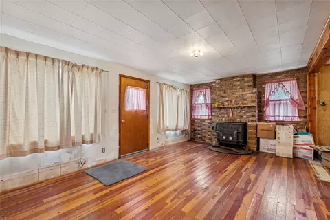 Living - 106 W Avenue Ave S, Eureka, MT 59917 photo 3 of 6