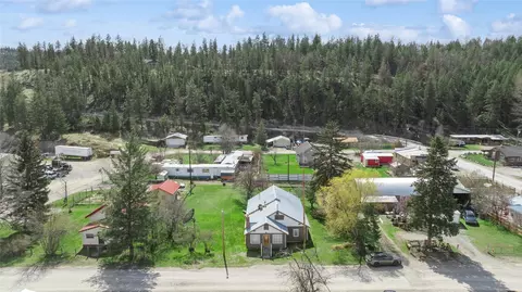 View/Area - 106 W Avenue Ave S, Eureka, MT 59917 photo 2 of 10