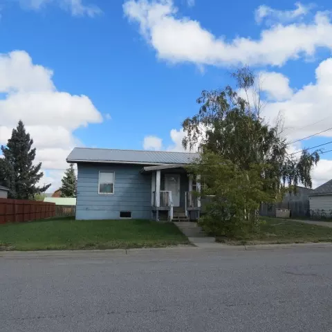 313 2nd St NW, Cut Bank, MT 59427