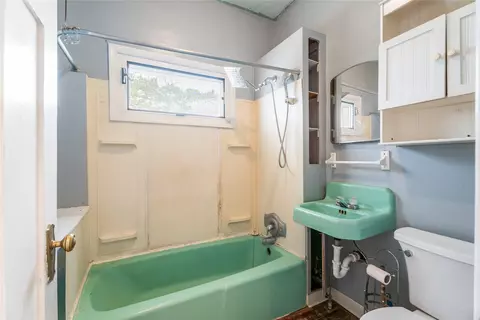 Bath - 3653 Mchugh Ln, Helena, MT 59602 photo 1 of 1