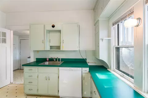Kitchen - 3653 Mchugh Ln, Helena, MT 59602 photo 2 of 2