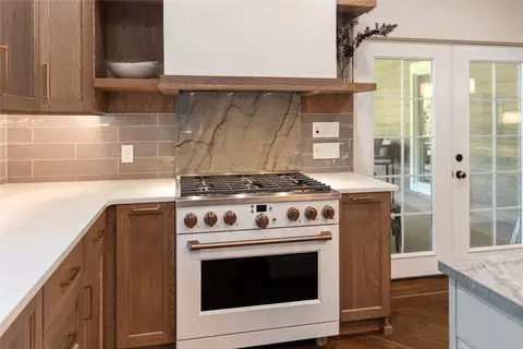 Kitchen - 4926 Foothill Rd, Bigfork, MT 59911 photo 5 of 6