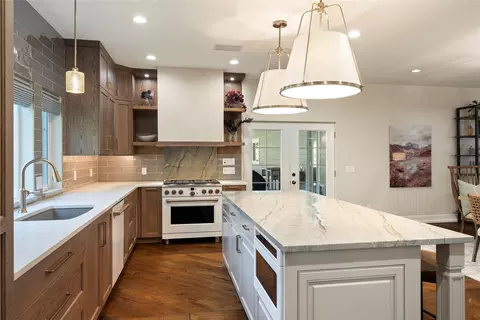Kitchen - 4926 Foothill Rd, Bigfork, MT 59911 photo 4 of 6