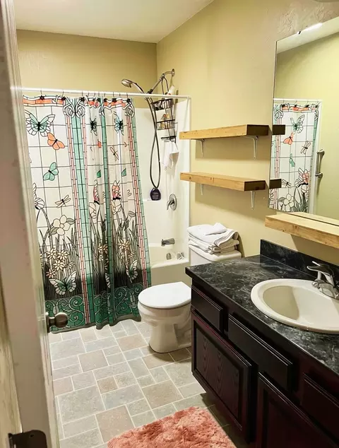 Bath - 264 Northgate Loop, Helena, MT 59602 photo 3 of 3