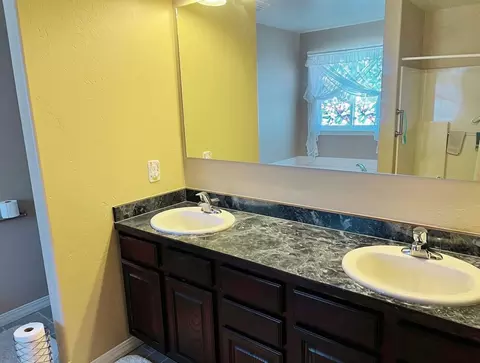Bath - 264 Northgate Loop, Helena, MT 59602 photo 2 of 3