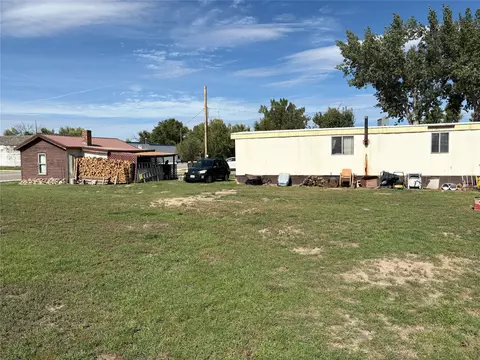 105 E Wheeler St, Winnett, MT 59087