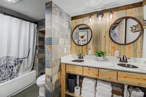 Bath - 7 Leprechaun Ln, Clancy, MT 59634 photo 1 of 1