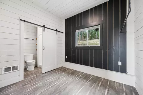 Bedroom - 20689 Bower Ln, Proctor, MT 59929 photo 6 of 9