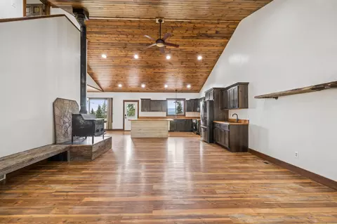 Living - 20689 Bower Ln, Proctor, MT 59929 photo 4 of 5