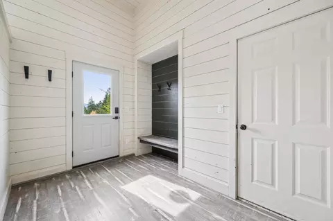 Entry Way - 20689 Bower Ln, Proctor, MT 59929 photo 3 of 4