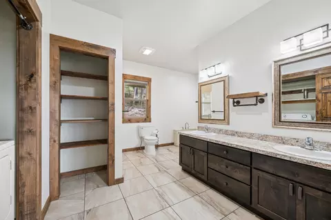 Bath - 20689 Bower Ln, Proctor, MT 59929 photo 2 of 5