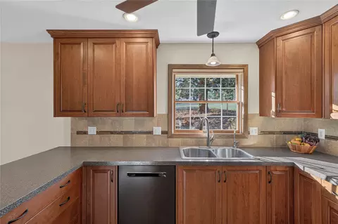 Kitchen - 67 Pine Ridge Cir, Clancy, MT 59634 photo 4 of 6
