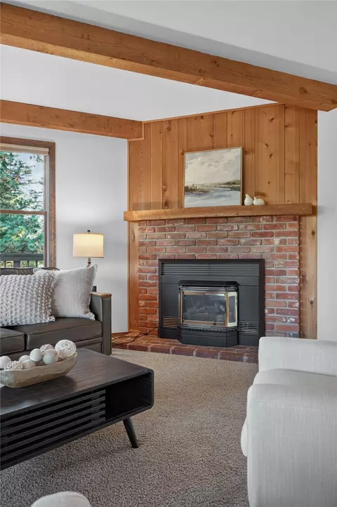 Living - 67 Pine Ridge Cir, Clancy, MT 59634 photo 7 of 8