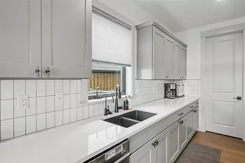 Kitchen - 87 Mare Ln, Bozeman, MT 59718 photo 4 of 9
