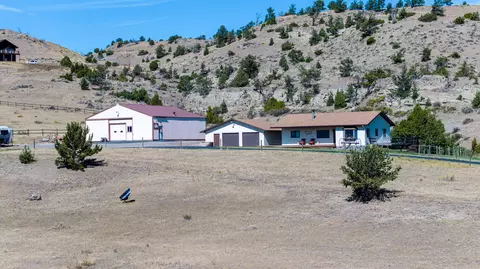 413 Old Clyde Park Rd, Livingston, MT 59047