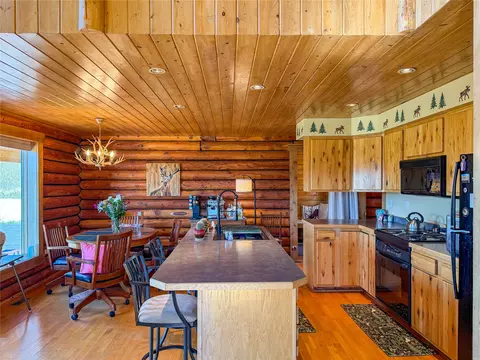 Kitchen - 5833 Us Highway 89, Belt, MT 59412 photo 5 of 6